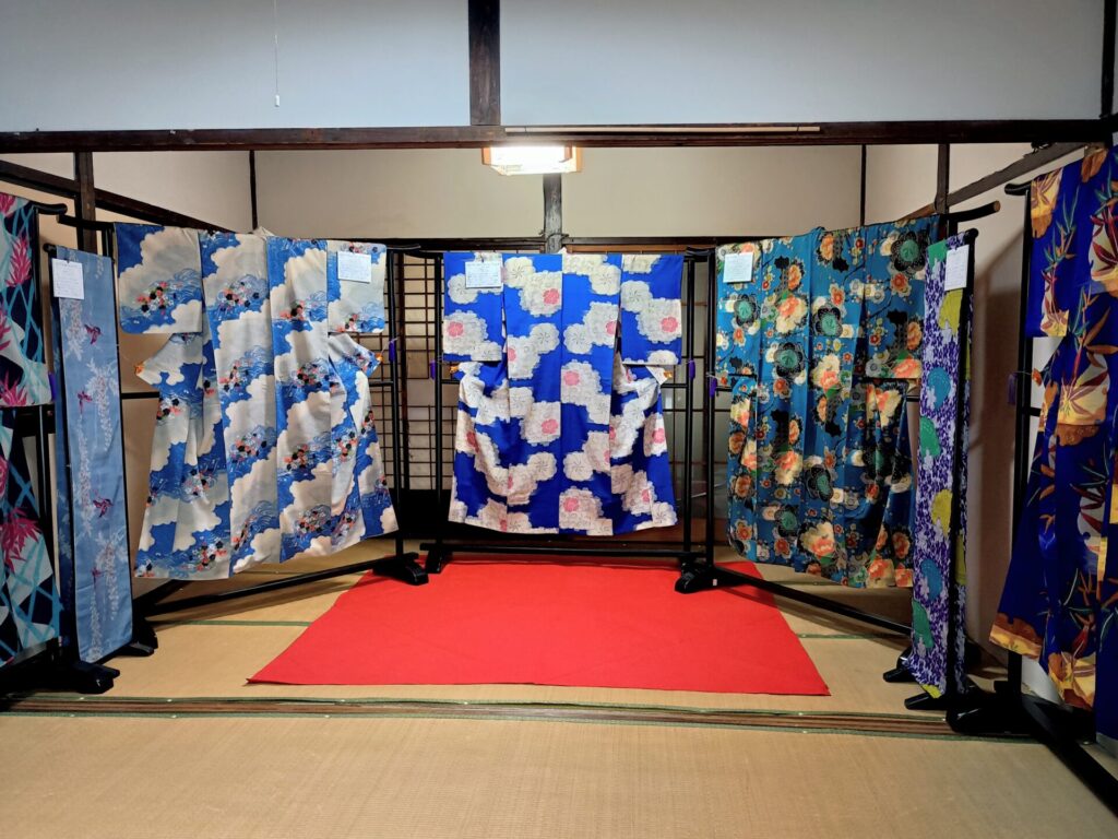 「花織るメイセン展 花織り人の銘仙キモノ」