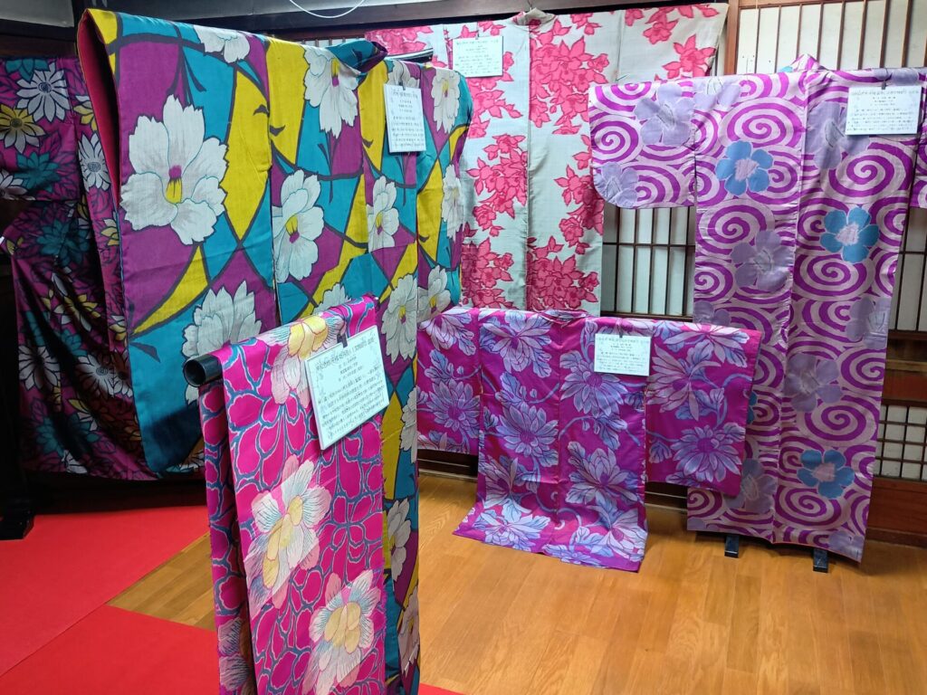 「花織るメイセン展 花織り人の銘仙キモノ」
