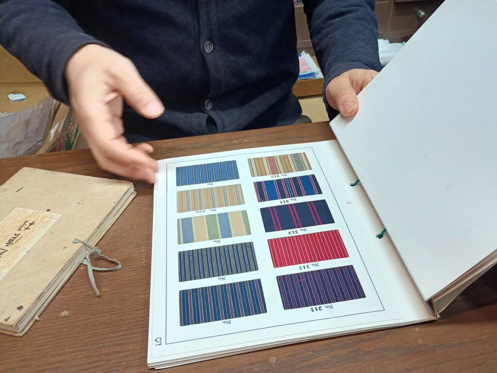 川越唐桟の生地見本帖