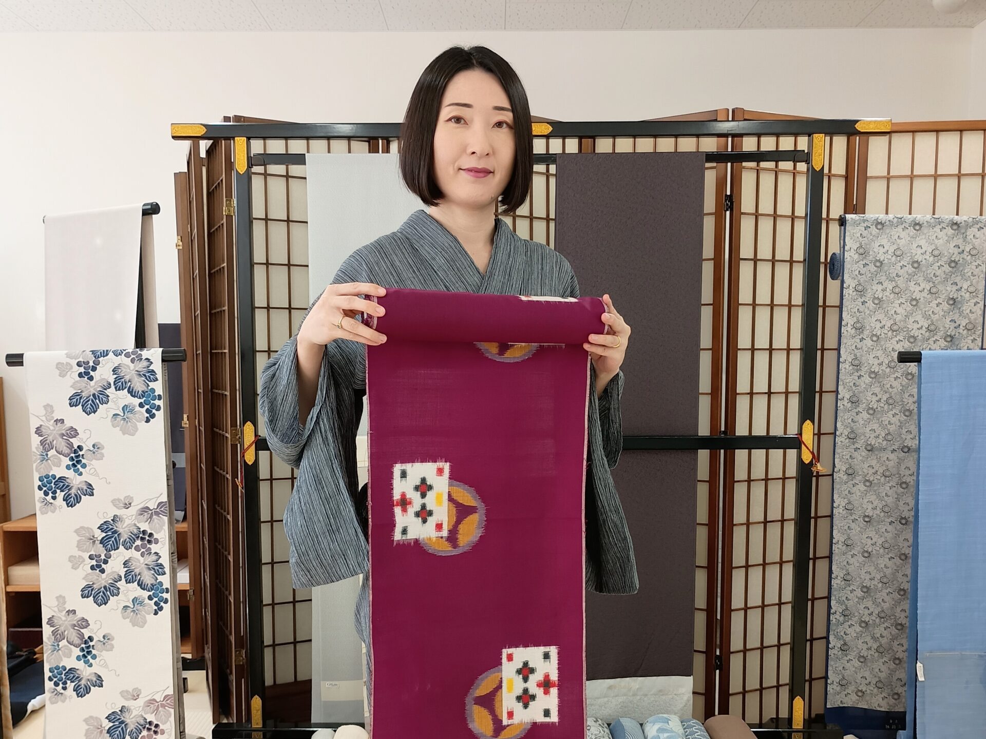 伊勢崎銘仙（珍絣）の反物を買いました