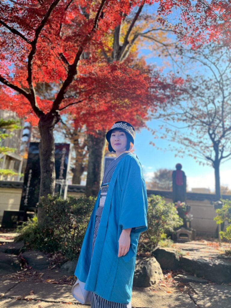 着物で川越観光をする人