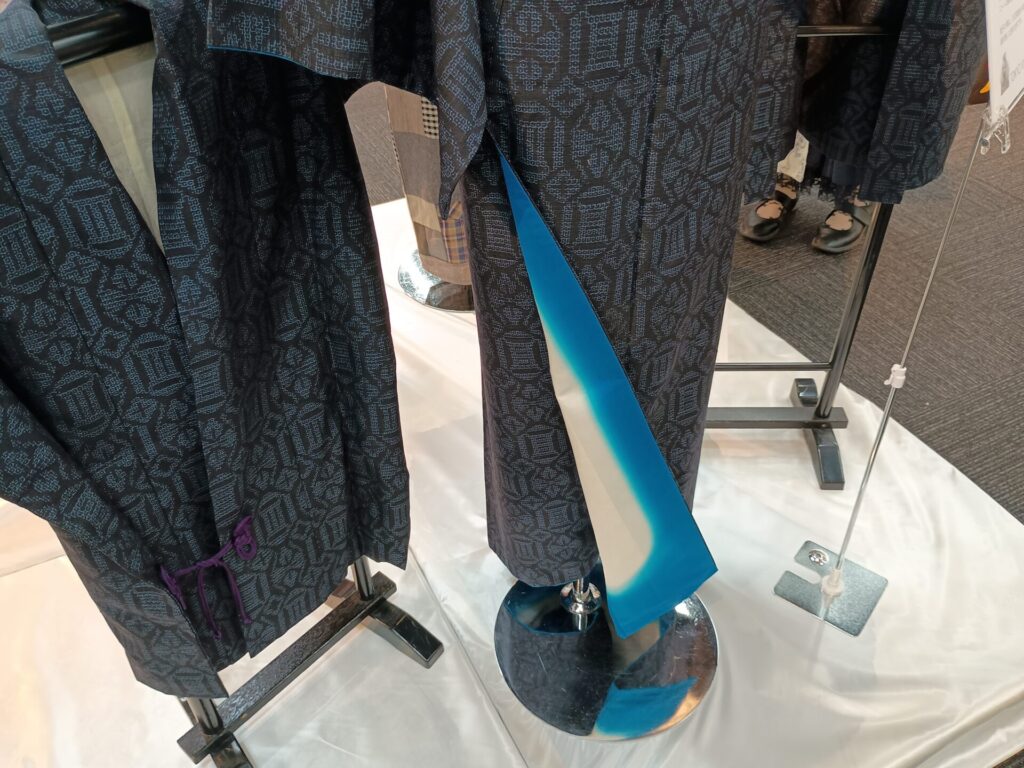 東京キモノショー2026に展示された着物のトルソー