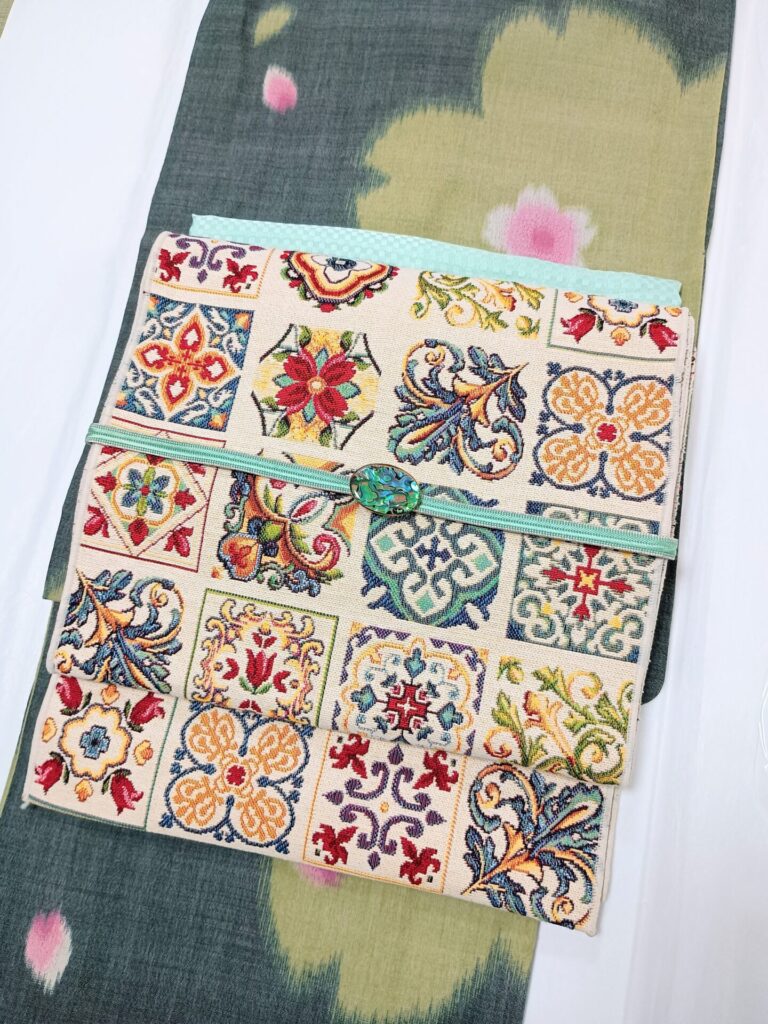 伊勢崎夏銘仙（ポーラ）の着物コーディネート